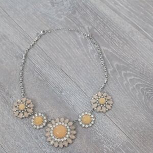 NWOT Vintage Elegant Silver and Cream Floral Necklace Lia Sophia 9"